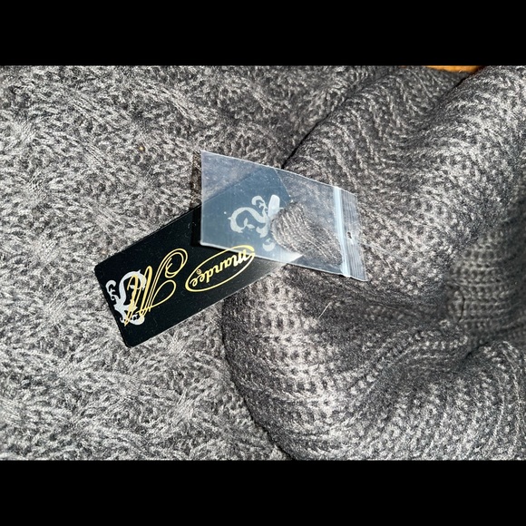 WOMAN’S MANDEE SHORT SLEEVE SWEATER SIZE SMALL - Picture 5 of 7